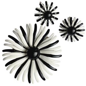 VTG 1960s Brooch Earrings Set Black White Enamel Daisy Mid Century Clip On Bold